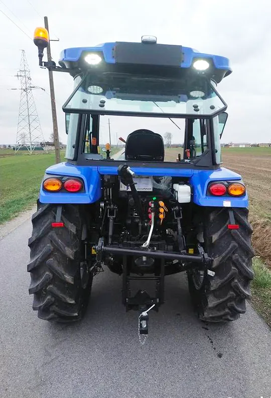 S60 — widok z tyłu z lampami i kogutem