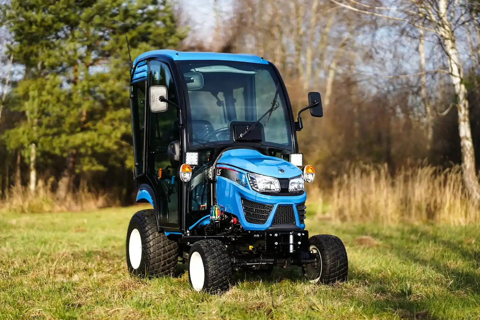Ciągnik LS Tractor MT1.25 (IND / TURF) o mocy 24,7 KM