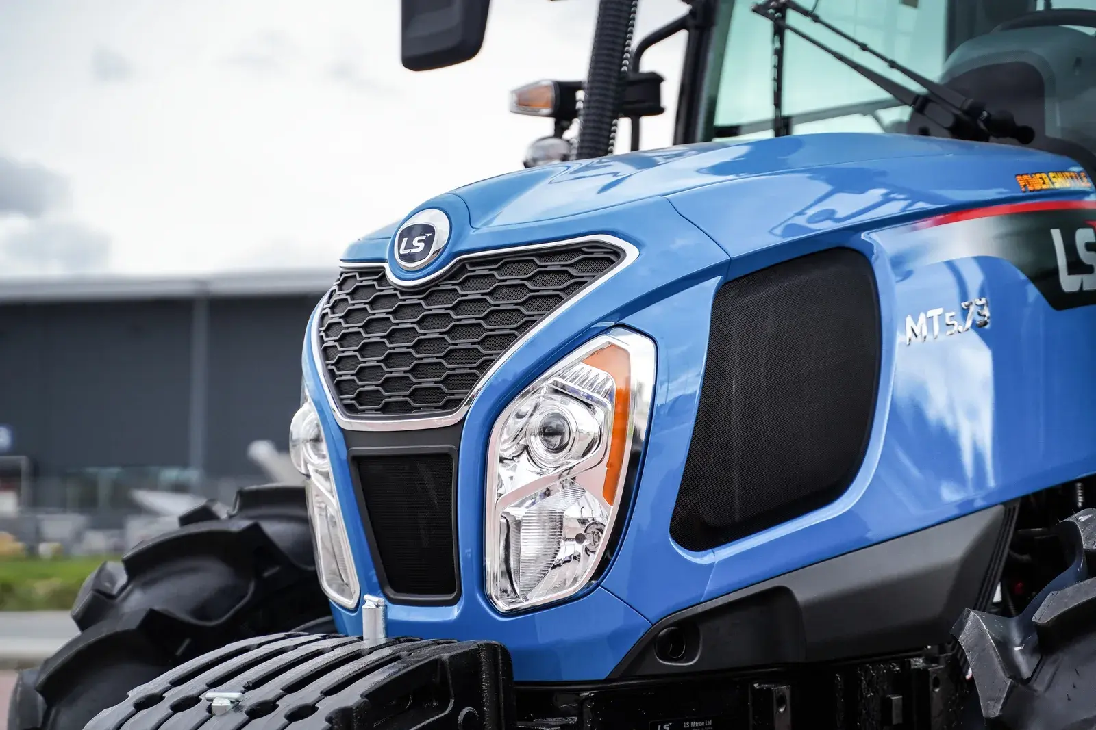 MT5.73 — grill i reflektory LED